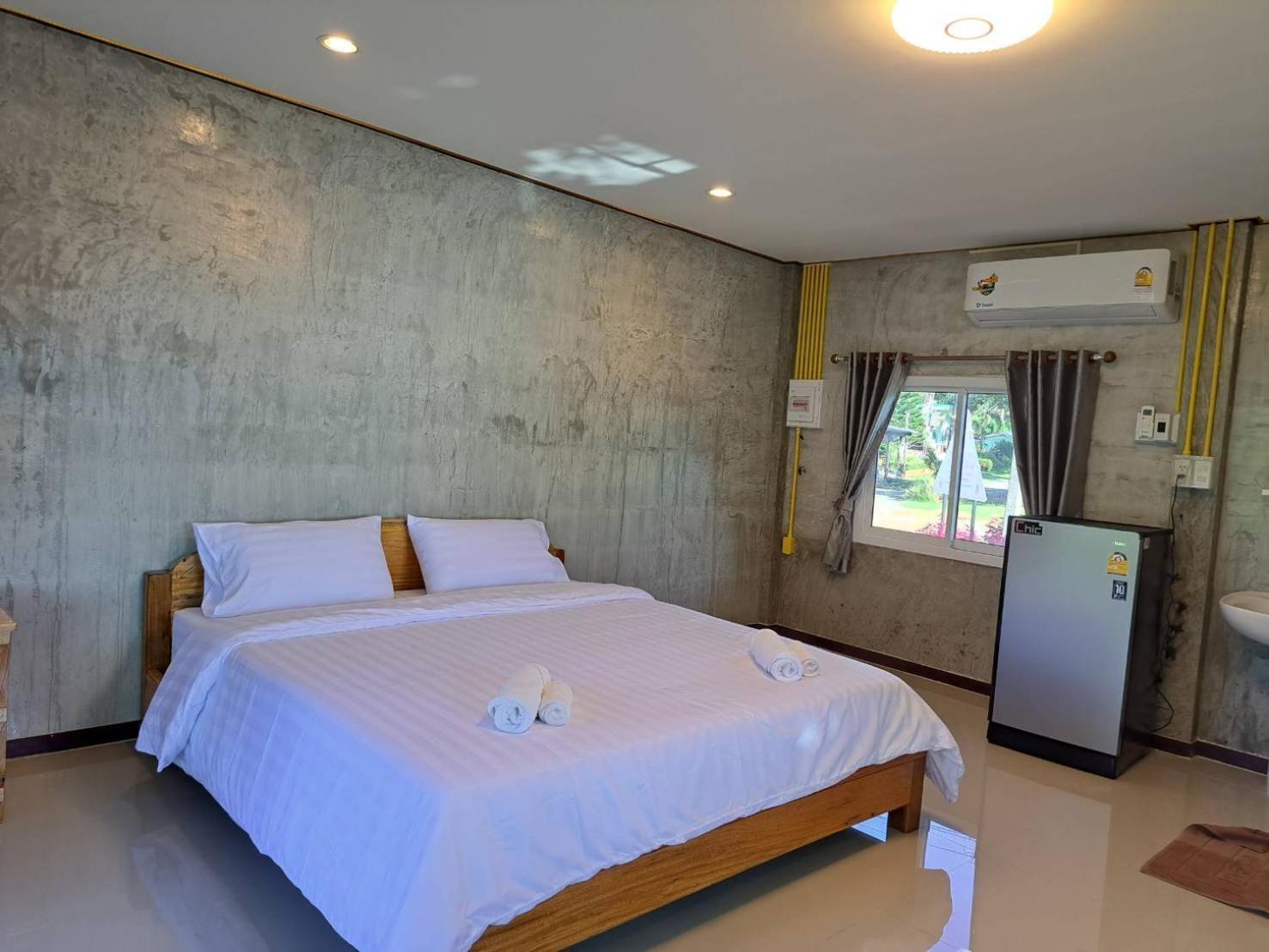 Lomtalay Resort Trat Laem Ngop Екстериор снимка