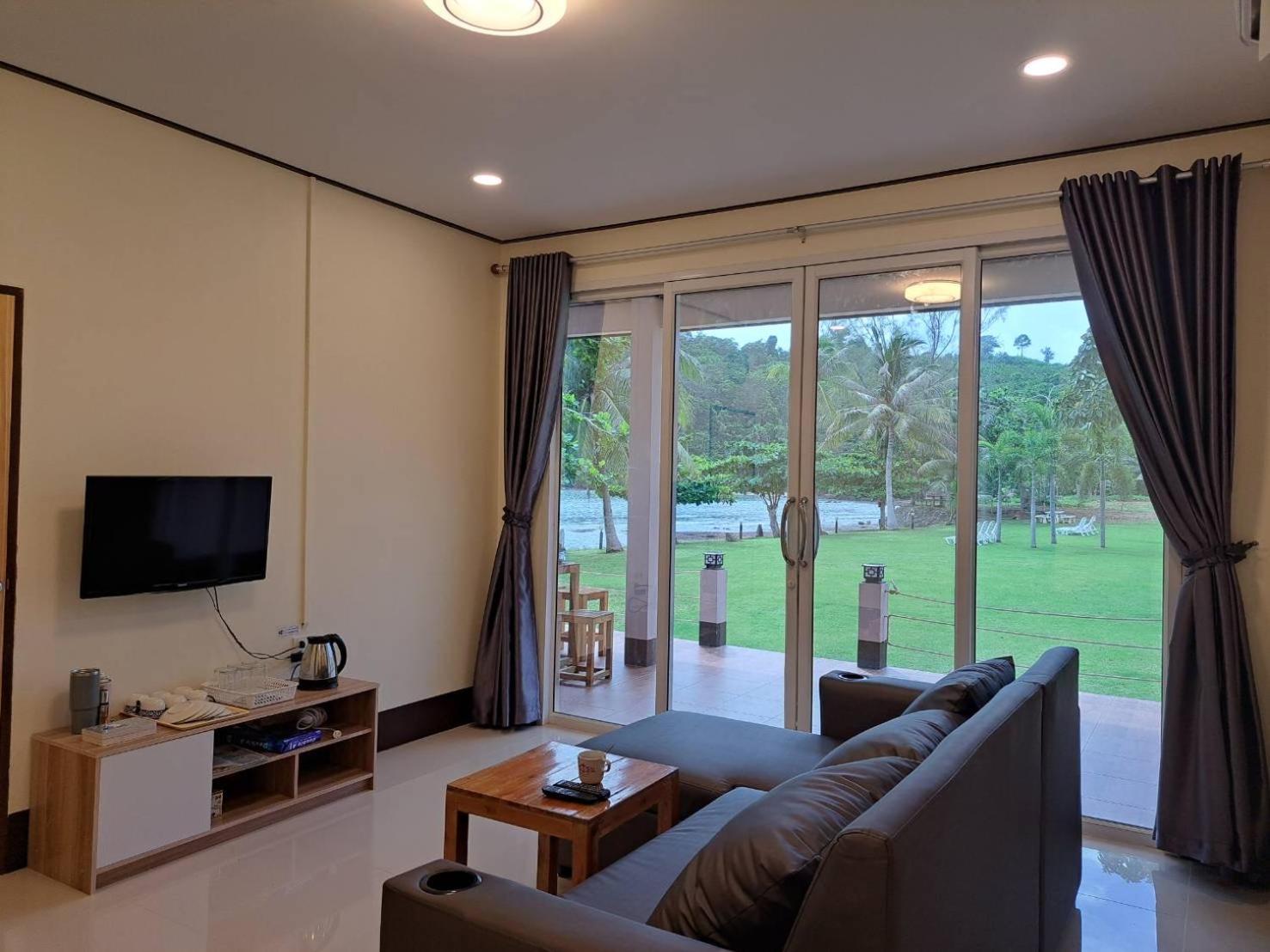 Lomtalay Resort Trat Laem Ngop Екстериор снимка