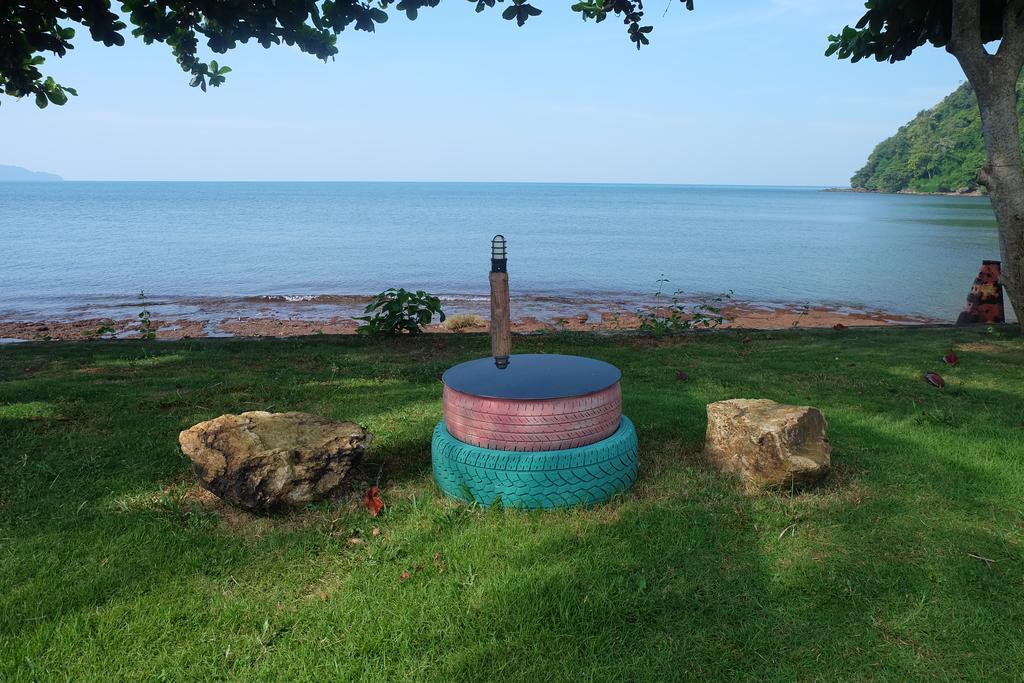 Lomtalay Resort Trat Laem Ngop Екстериор снимка
