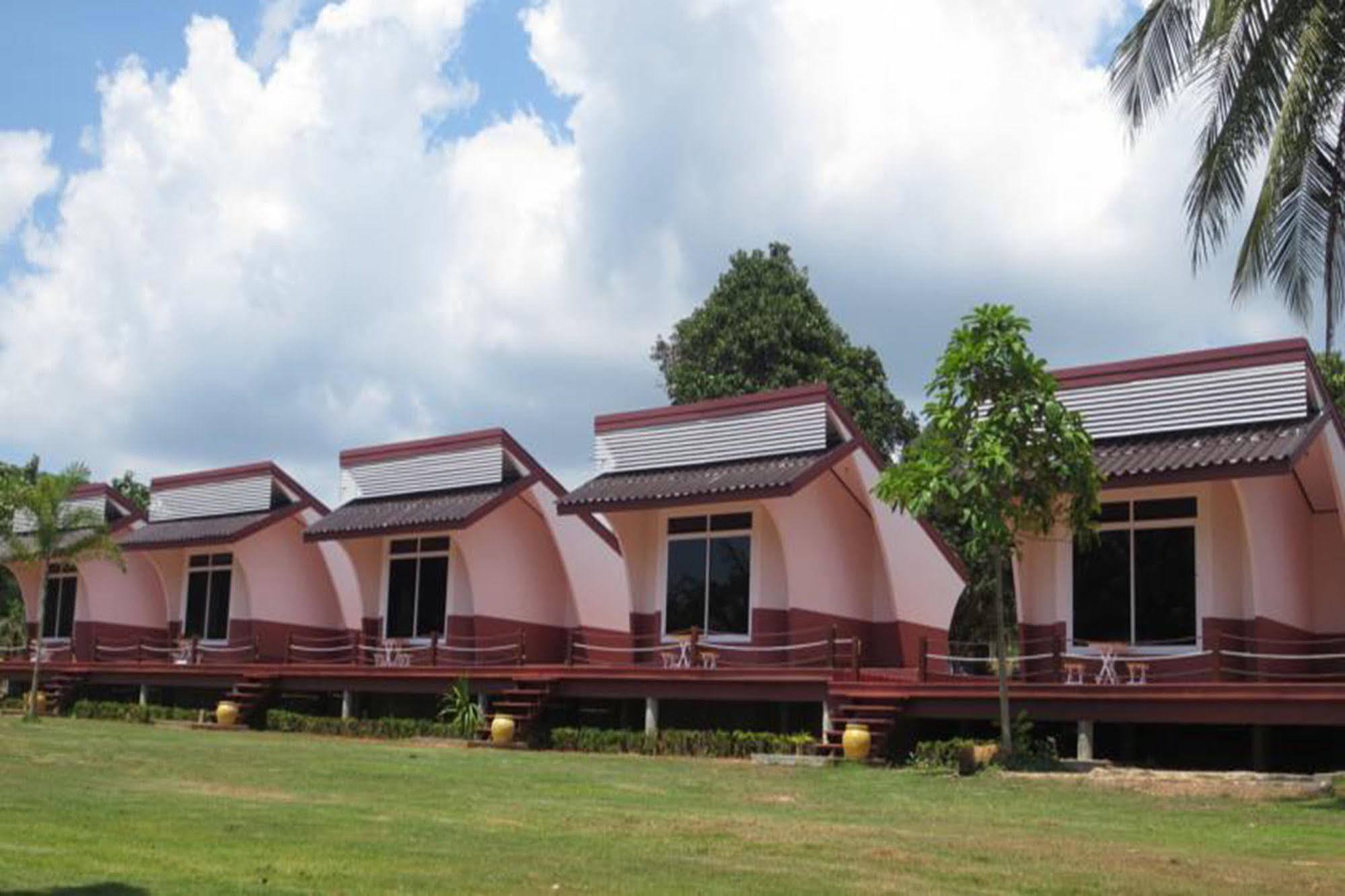 Lomtalay Resort Trat Laem Ngop Екстериор снимка