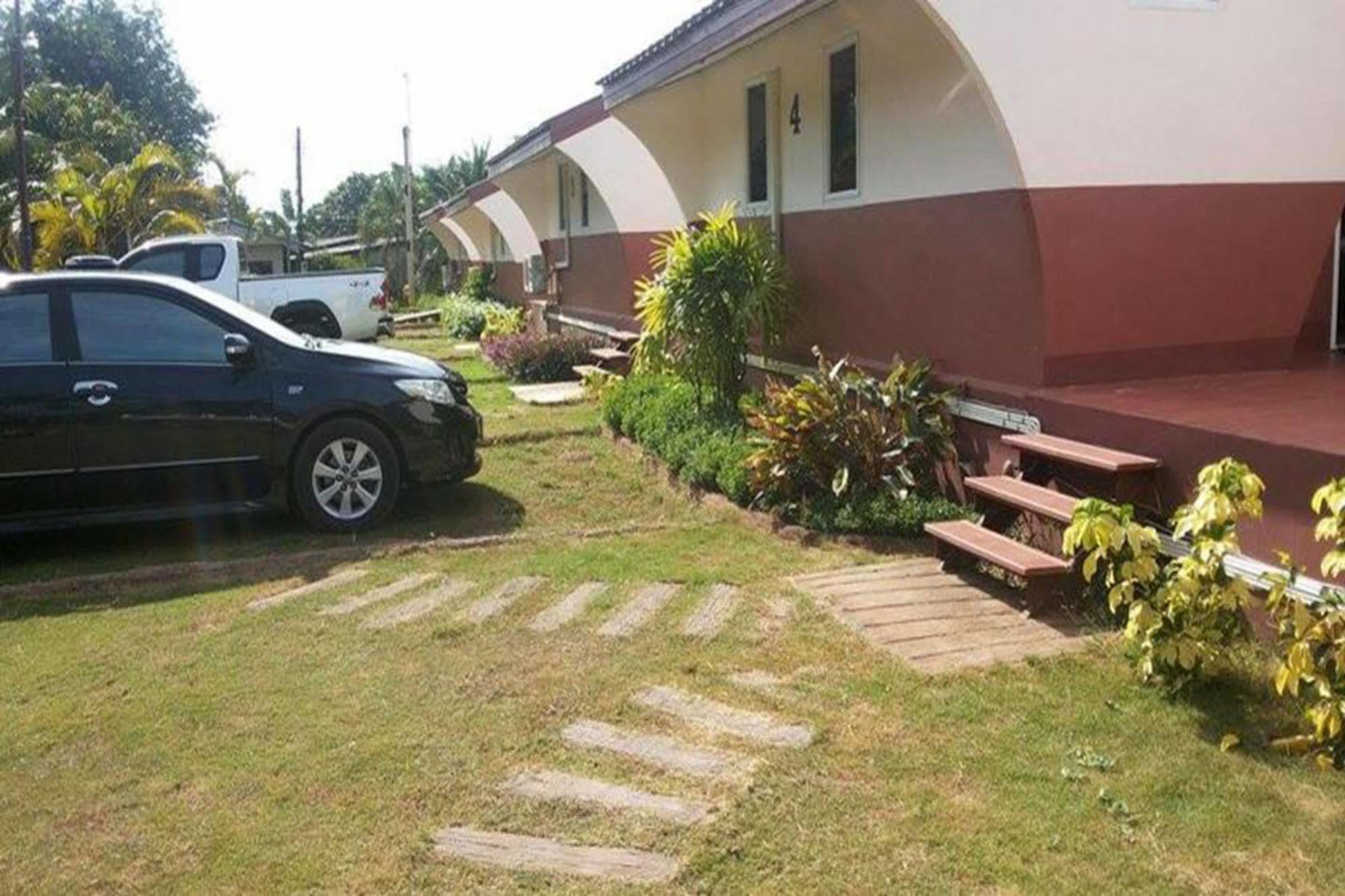 Lomtalay Resort Trat Laem Ngop Екстериор снимка