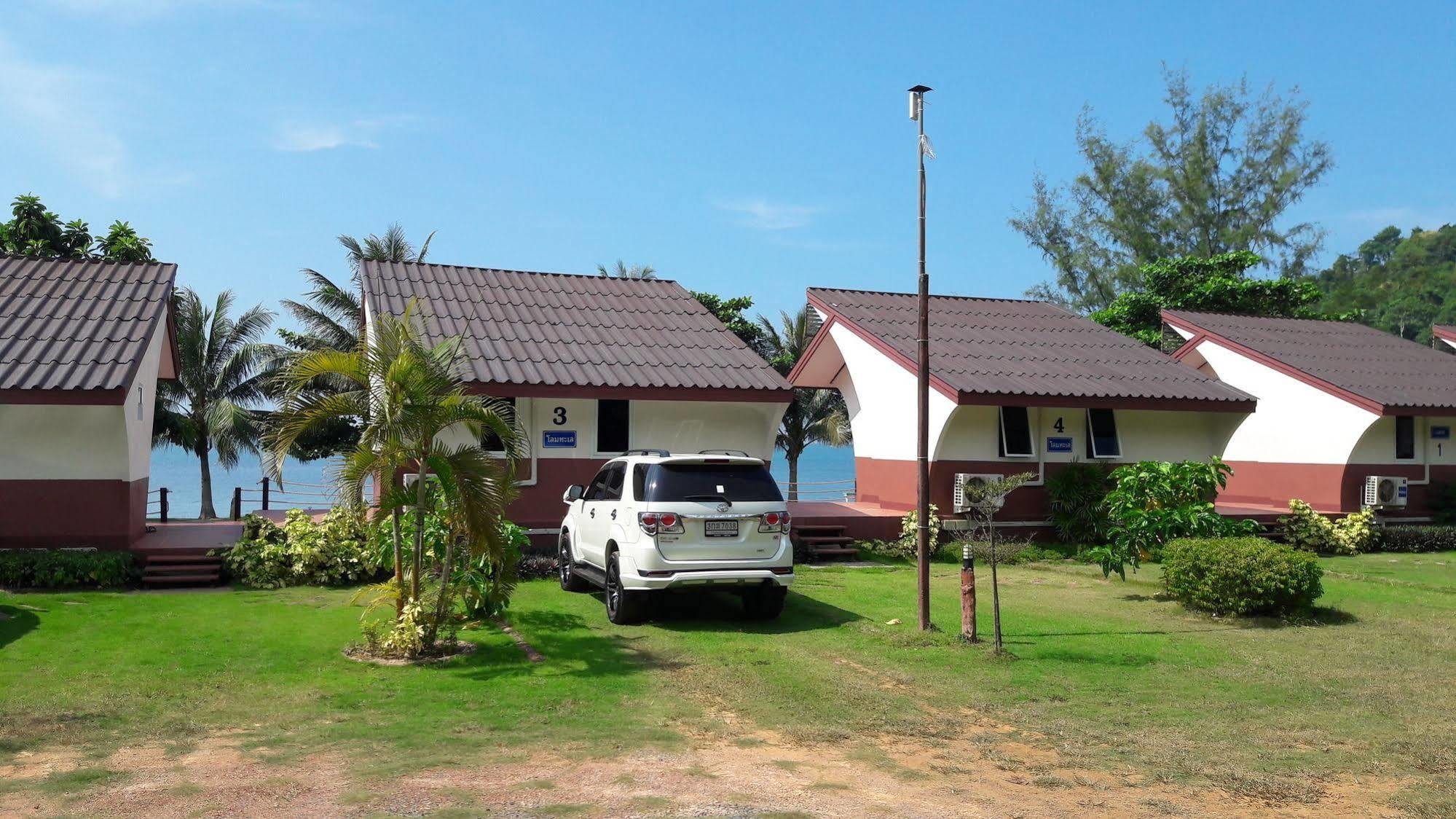 Lomtalay Resort Trat Laem Ngop Екстериор снимка